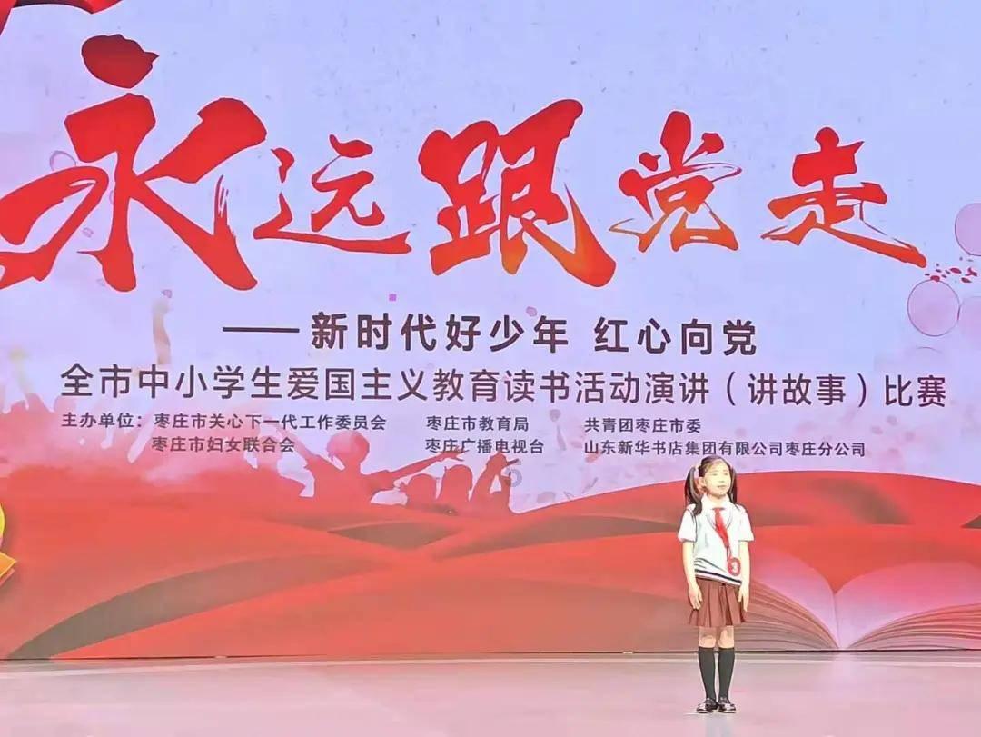 江西东乡:新铺沥青路 新农村里“年味”浓